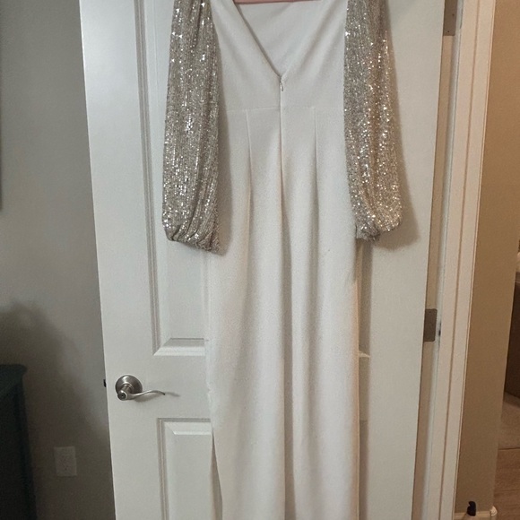 Eliza J gown, with gold sequin sleeves - Picture 5 of 6